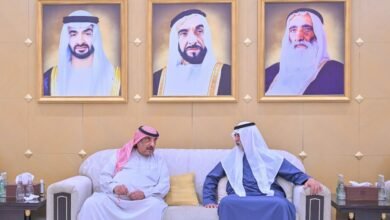 نهيان بن مبارك يقدّم واجب العزاء بوفاة الشيخة عائشة محمد خلف