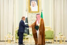 السعودية وباكستان توقعان اتفاقية دفاع إستراتيجي مشترك