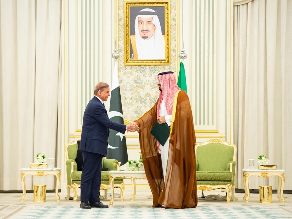 السعودية وباكستان توقعان اتفاقية دفاع إستراتيجي مشترك 1 السعودية وباكستان توقعان اتفاقية دفاع إستراتيجي مشترك