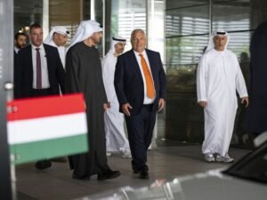 رئيس الدولة ورئيس وزراء المجر يبحثان علاقات البلدين