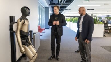 عبدالله آل حامد يبحث مع إيلون ماسك مستقبل التقنية والإعلام ويدعوه للمشاركة في قمة "بريدج"