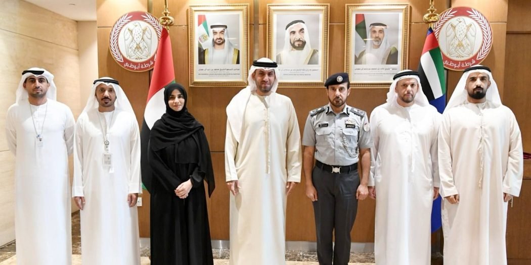 قائد عام شرطة أبوظبي يلتقي وفداً من شركة بترول أبوظبي الوطنية "أدنوك" 1 قائد عام شرطة أبوظبي يلتقي وفداً من شركة بترول أبوظبي الوطنية "أدنوك"