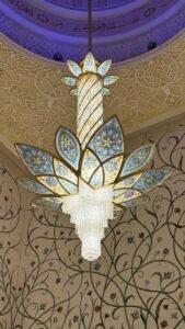 «جامع الشيخ زايد الكبير».. جسرًا ثقافيًا يربط الشرق بالغرب ورمزاً للسلام والتسامح