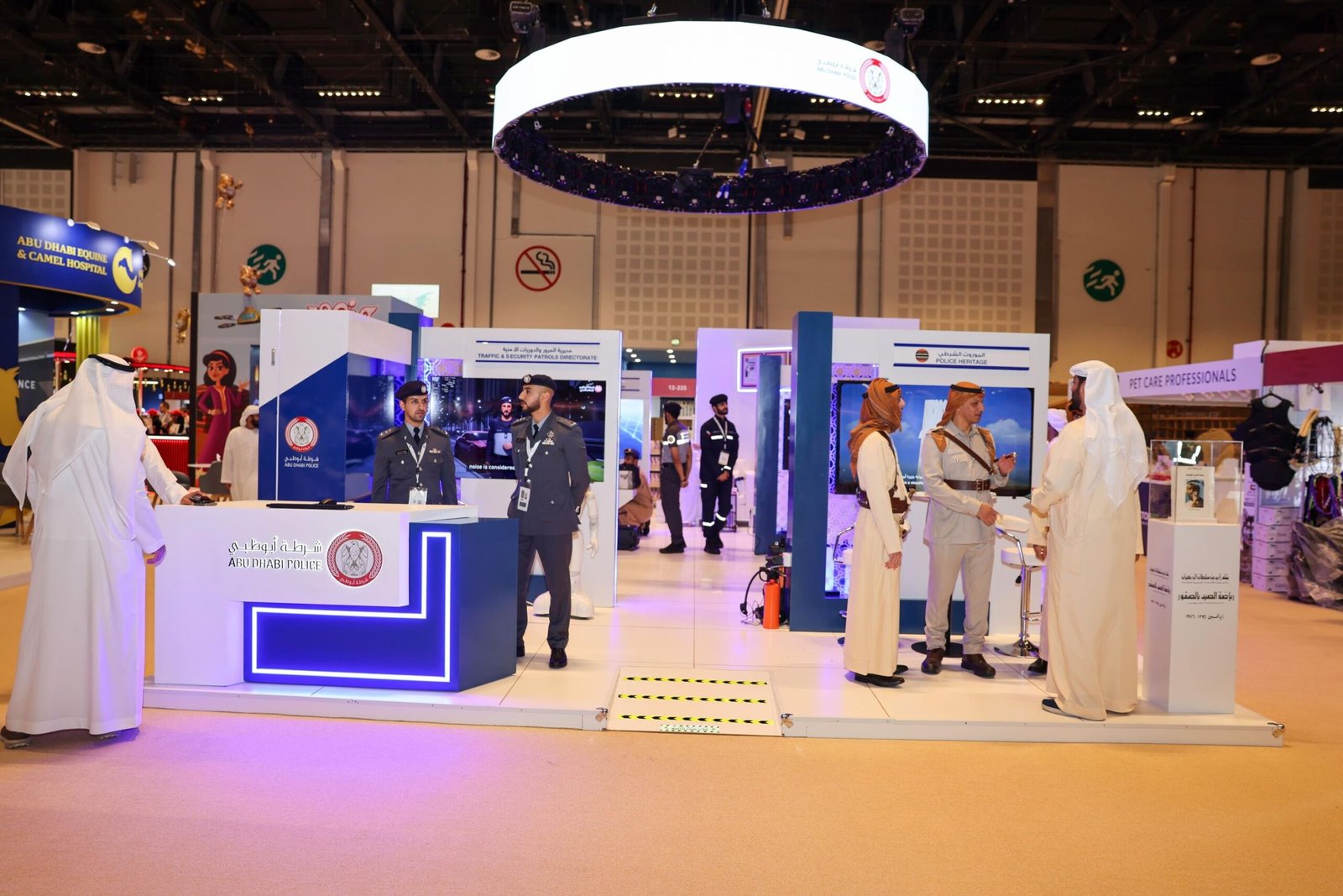 شرطة أبوظبي تشارك في المعرض الدولي للصيد والفروسية 1 شرطة أبوظبي تشارك في المعرض الدولي للصيد والفروسية