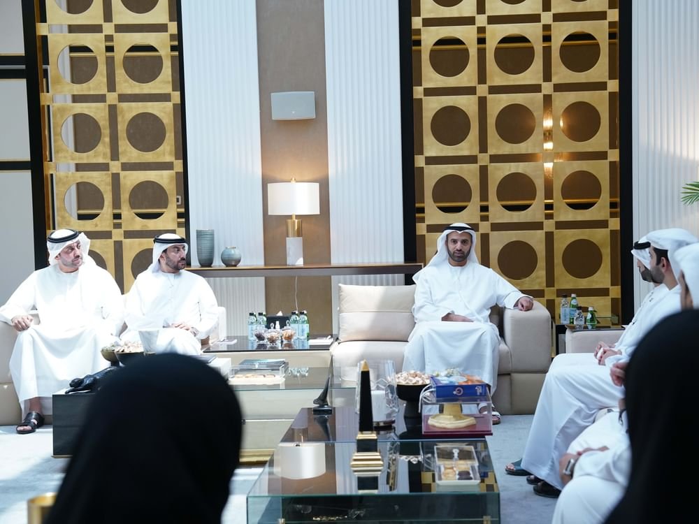 محمد بن سعود يستقبل وفد مجلس رأس الخيمة للشباب وفريق المرعي الفائز بسباق دلما التاريخي 1 محمد بن سعود يستقبل وفد مجلس رأس الخيمة للشباب وفريق المرعي الفائز بسباق دلما التاريخي