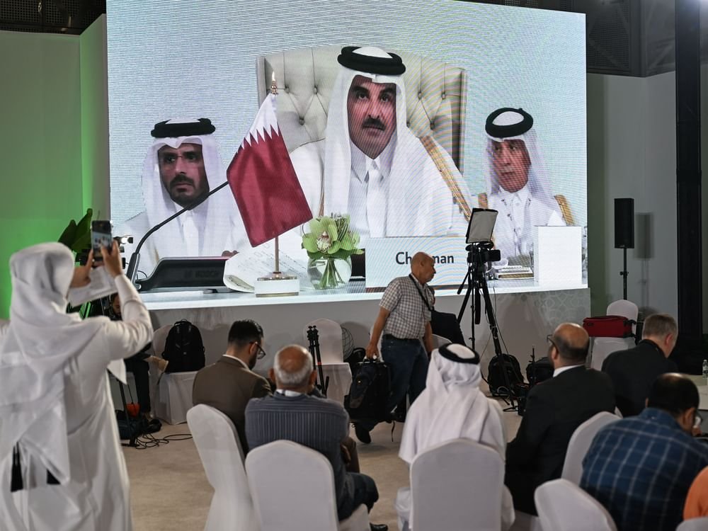 أمير قطر يفتتح القمة العربية الإسلامية الطارئة .. ويؤكد : عازمون على مواجهة العدوان الإسرائيلي واتخاذ كافة الإجراءات القانونية