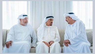 حاكم عجمان يقدم واجب العزاء في وفاة حسين خانصاحب