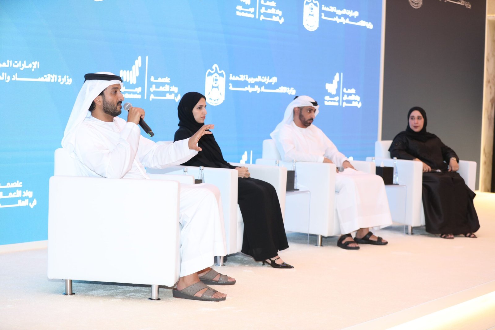 "الاقتصاد والسياحة" تستعرض تفاصيل الحملة الوطنية "الإمارات عاصمة رواد الأعمال في العالم" 1 "الاقتصاد والسياحة" تستعرض تفاصيل الحملة الوطنية "الإمارات عاصمة رواد الأعمال في العالم"