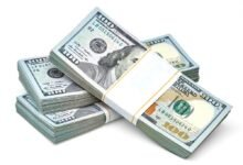 الدولار عند أدنى مستوى في 4 سنوات