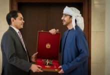 رئيس الدولة يمنح سفير الهند وسام زايد الثاني من الطبقة الأولى
