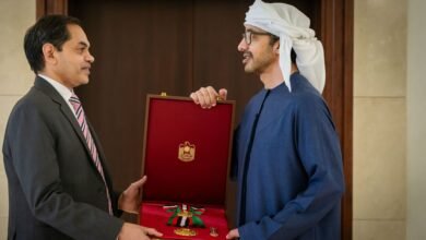 رئيس الدولة يمنح سفير الهند وسام زايد الثاني من الطبقة الأولى