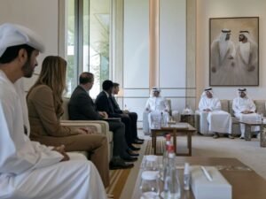 مكتوم بن محمد يستقبل رئيس "PayPal" العالمية الرائدة في مجال التجارة الإلكترونية