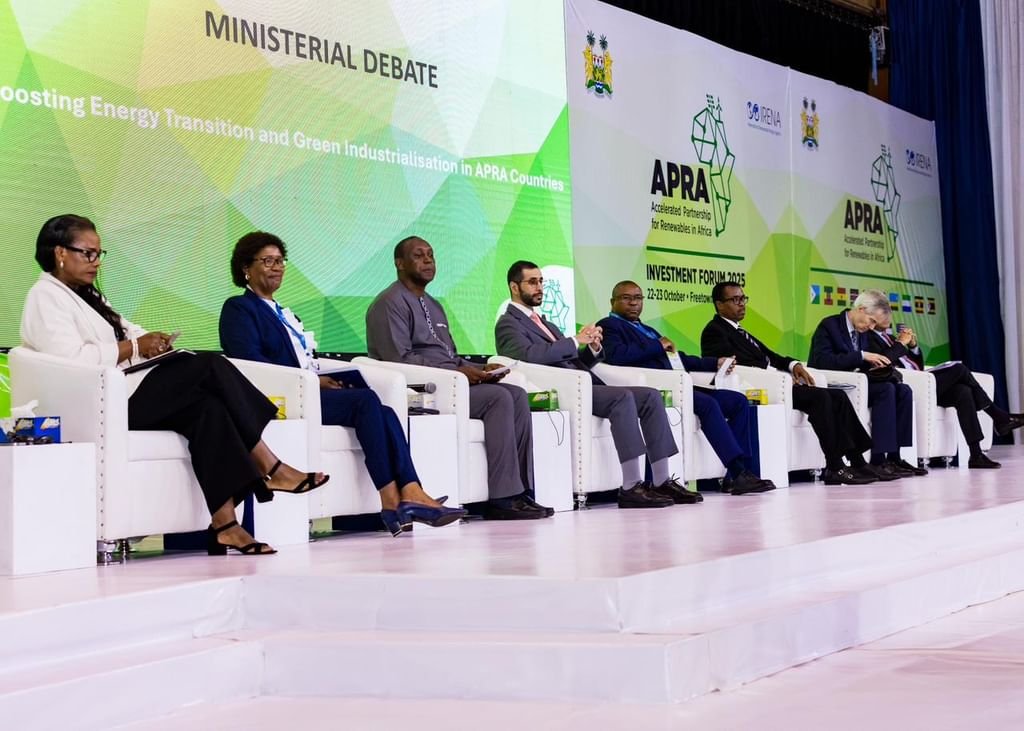 الإمارات تؤكد التزامها بالشراكة مع أفريقيا للتحول نحو الطاقة النظيفة والتصنيع الأخضر خلال منتدى الاستثمار لــ "مبادرة الشراكة المتسارعة لنشر الطاقة المتجددة" في سيراليون
