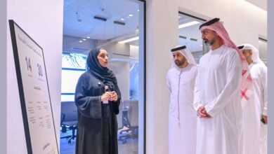 عمار بن حميد يطلع على برنامج “جاهزية عجمان القيادية" ويكرم خريجي برامج الجاهزية المؤسسية