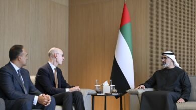 خالد بن محمد بن زايد يلتقي مفوض الرابطة الوطنية لكرة السلة الأمريكية