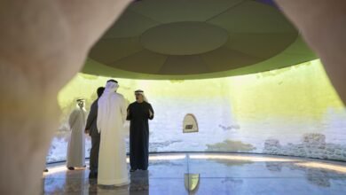 خالد بن محمد بن زايد يتفقد متحف زايد الوطني في المنطقة الثقافية في جزيرة السعديات