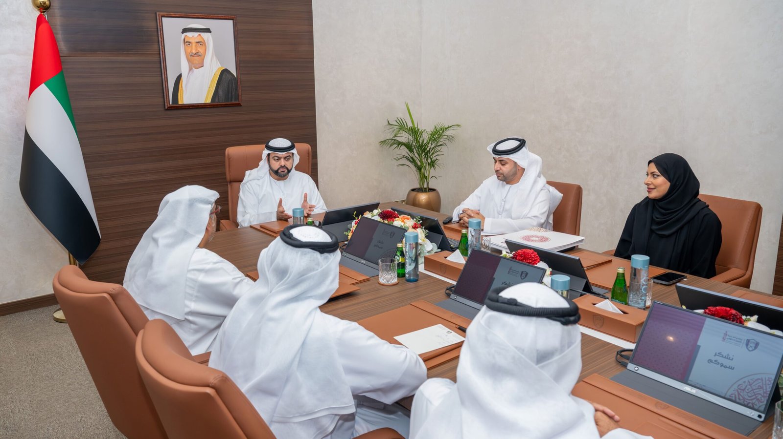 محمد الشرقي يطّلع على نتائج "جائزة الفجيرة للأداء الحكومي المتميز 2023"