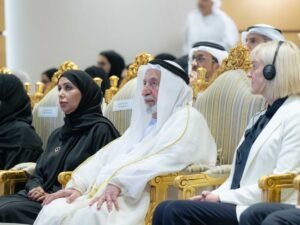 حاكم الشارقة يشهد حفل المعطف الأبيض .. ويفتتح مختبرات كلية الطب البيطري في جامعة الذيد