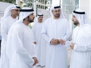 حمدان بن محمد يشهد تخريج منتسبي الدورة الثانية لبرنامج القيادة والتصميم