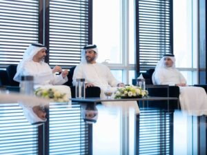 سلطان بن أحمد القاسمي يستقبل وفد إي آند الإمارات