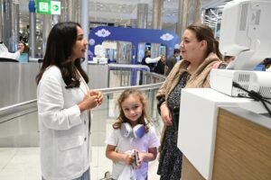 تعاون بين إقامة دبي والقرية العالمية لتزيين التأشيرات وختم الدخول بشعار الذكرى الثلاثين لانطلاقتها 6 تعاون بين إقامة دبي والقرية العالمية لتزيين التأشيرات وختم الدخول بشعار الذكرى الثلاثين لانطلاقتها