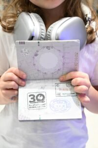 تعاون بين إقامة دبي والقرية العالمية لتزيين التأشيرات وختم الدخول بشعار الذكرى الثلاثين لانطلاقتها 5 تعاون بين إقامة دبي والقرية العالمية لتزيين التأشيرات وختم الدخول بشعار الذكرى الثلاثين لانطلاقتها