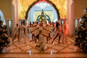 «ريكسوس باب البحر» يحتفل بموسم الأعياد بفعاليات ساحرة وعروض ترفيهية مبهرة 3 «ريكسوس باب البحر» يحتفل بموسم الأعياد بفعاليات ساحرة وعروض ترفيهية مبهرة