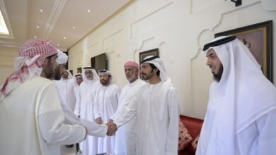 خليفة بن طحنون بن محمد يقدم واجب العزاء في وفاة أحمد محمد المهيري