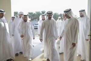 خليفة بن طحنون بن محمد يقدم واجب العزاء في وفاة أحمد محمد المهيري