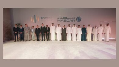 ذياب بن محمد يشهد مراسم وضع حجر الأساس لأول وأكبر مشروع طاقة متجددة من نوعه في العالم يوفر الطاقة على مدار الساعة بقيمة تتجاوز 22 مليار درهم