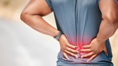 متى تتطلب آلام الظهر استشارة طبية عاجلة؟