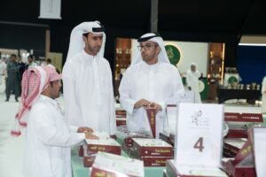 الفنون الشعبية في «الظفرة للتمور» تجسّد الثراء الحضاري والفني للإمارات