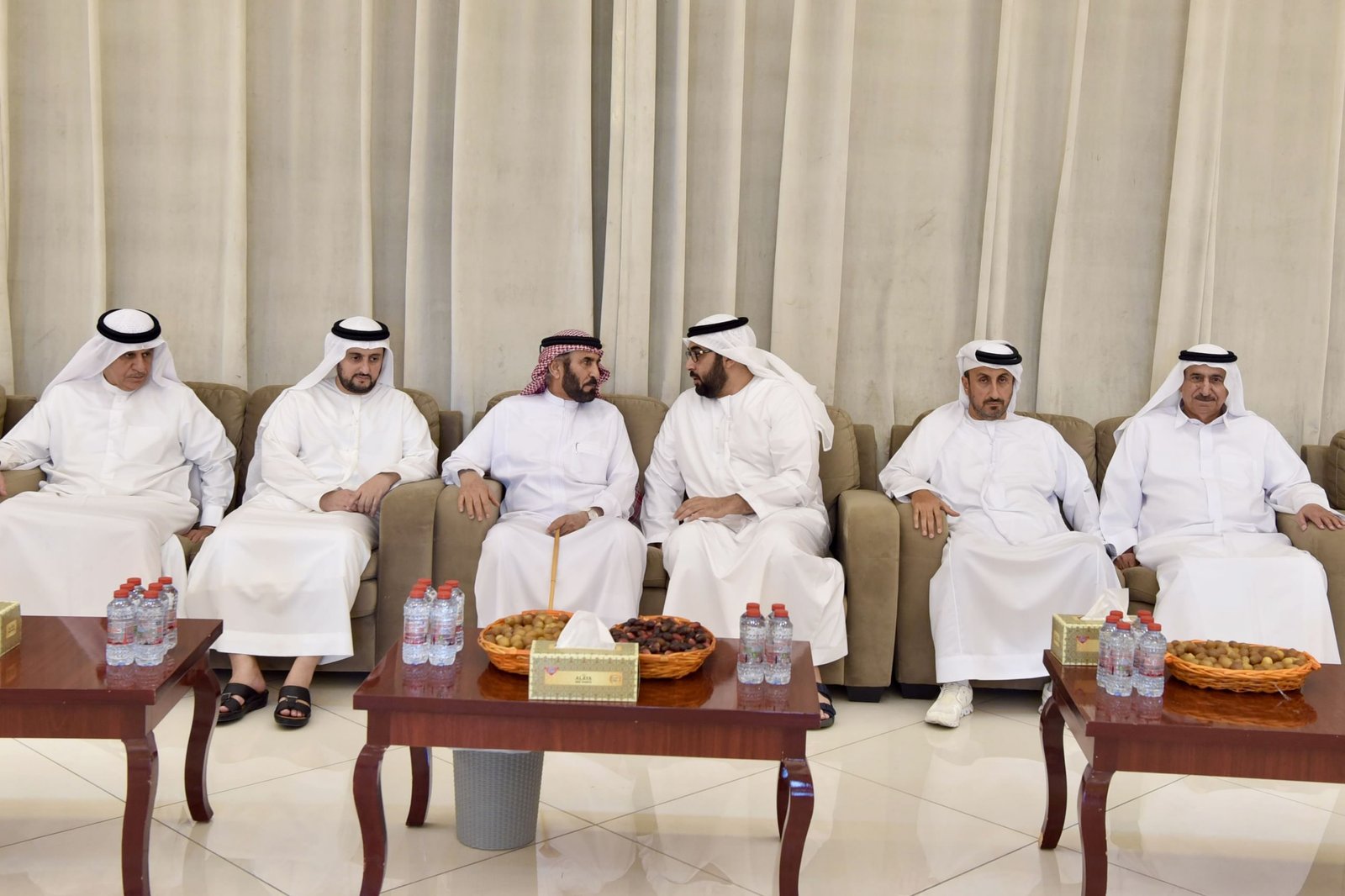 ولي عهد أم القيوين يقدم واجب العزاء في وفاة الشيخ إبراهيم بن أحمد بن حمد المعلا