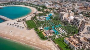عامٌ من التألّق: ريكسوس المعيريض رأس الخيمة يحتفل بالذكرى السنوية الأولى مع مهرجان "أكتوبر فيست" على شاطئ البحر