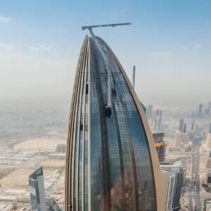 دنبار أند بوردمان تحتفي بخمسة وعشرين عاماً من التميّز في حلول النقل العمودي بالشرق الأوسط