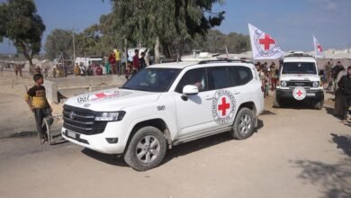 “الصليب الأحمر” يتسلم الدفعة الثانية من الرهائن الإسرائيليين في قطاع غزة