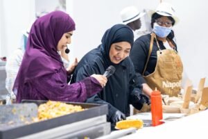 عروض طهي حيّة في «الظفرة للتمور» تعكس الموروث الإماراتي