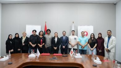 تعاون بين المكتب الإعلامي لحكومة رأس الخيمة و"أمريكية رأس الخيمة" لإطلاق "برنامج المراسلين الشباب"