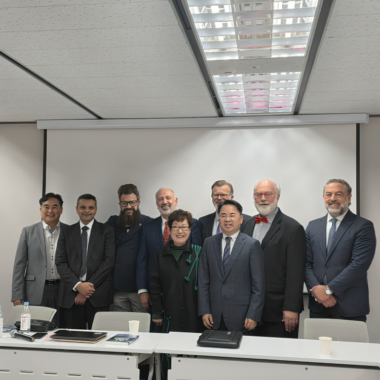 هايبرسايكل وتحالف كوري جنوبي يطلقان مشروعًا مشتركًا بقيمة 1.1 مليار دولار لإنشاء مركز «إنترنت الذكاء الاصطناعي» في سيول 1 هايبرسايكل وتحالف كوري جنوبي يطلقان مشروعًا مشتركًا بقيمة 1.1 مليار دولار لإنشاء مركز «إنترنت الذكاء الاصطناعي» في سيول