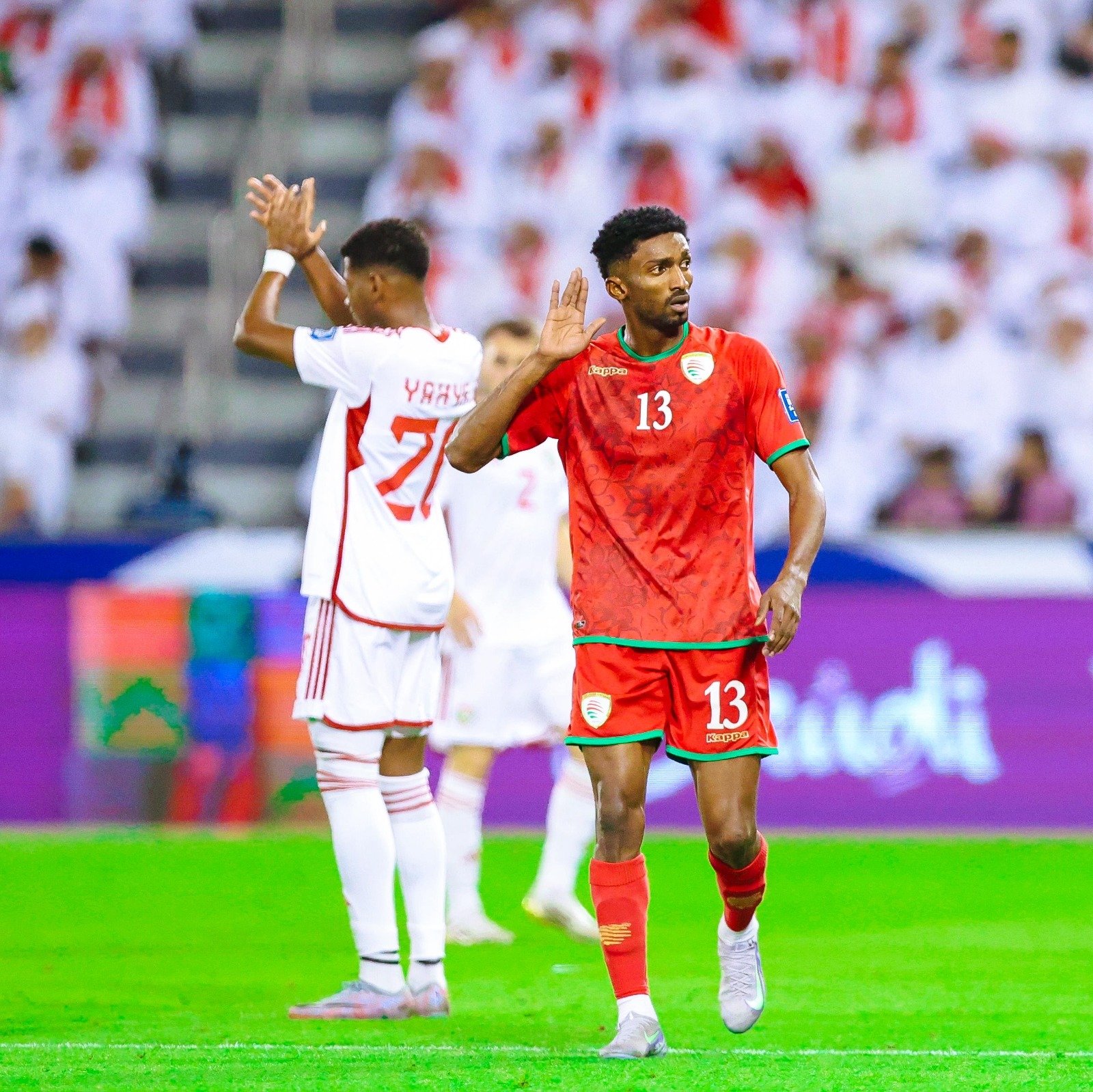 الإمارات تقلب الطاولة على عمان.. وتضع قدمًا في كأس العالم