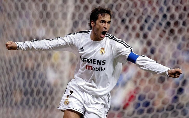 أسطورة ريال مدريد يتغنى بموهبة يامال