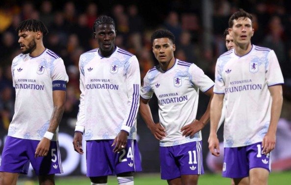 أستون فيلا يخسر في اليوروبا ليج.. وبولونيا يحبط ستيوا بوخارست