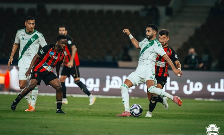 أهلي جدة يتعثر أمام الرياض