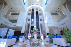 "إدارة الضيافة القابضة"
