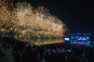 مهرجان "أم الإمارات" يعود بنسخته التاسعة.. تجربة عائلية "فوق الخيال" في شتاء أبوظبي