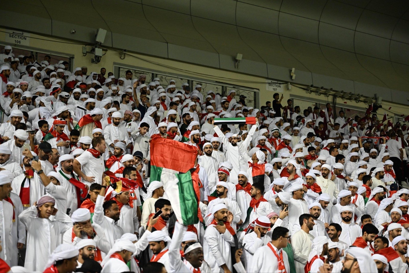 أحمد خليفة: قدمنا ملحمة جماهيرية إماراتية في قطر 1 ملحمة جماهيرية إماراتية