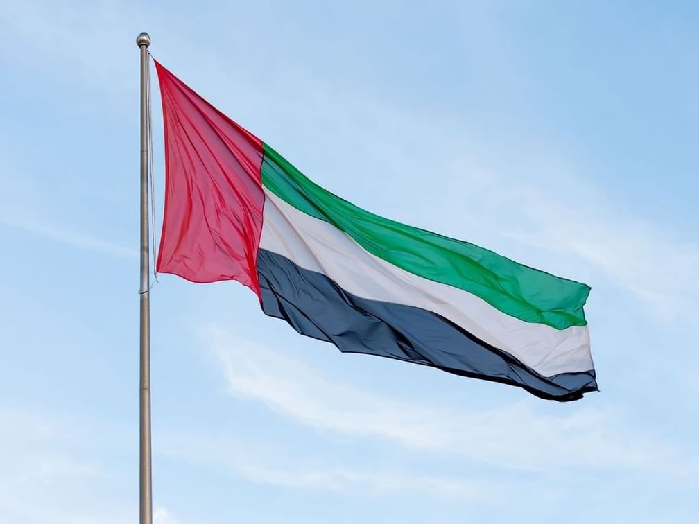 حكام الإمارات يعزون أمير الكويت بوفاة الشيخ علي عبدالله
