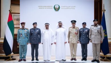 سيف بن زايد يكرّم قادة التميز بوزارة الداخلية وقادة فرق تصفير البيروقراطية الحكومية