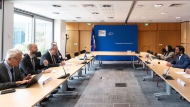 وزير الاقتصاد يبحث تعزيز التعاون الثنائي في مجال الطيران المدني مع فرنسا