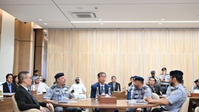 شرطة أبوظبي تستقبل وفدا سنغافوريا